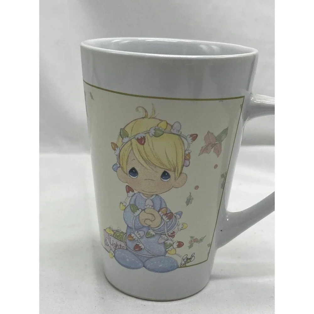 Precious Moments 2007 Christmas Wreath Holiday Lights Coffee Mug 16oz Sherwood